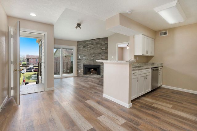 18800 Egret Bay Boulevard 306, Webster, TX 77058