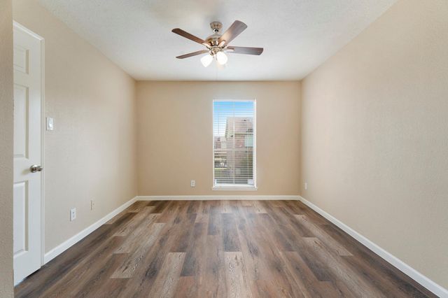 18800 Egret Bay Boulevard 306, Webster, TX 77058