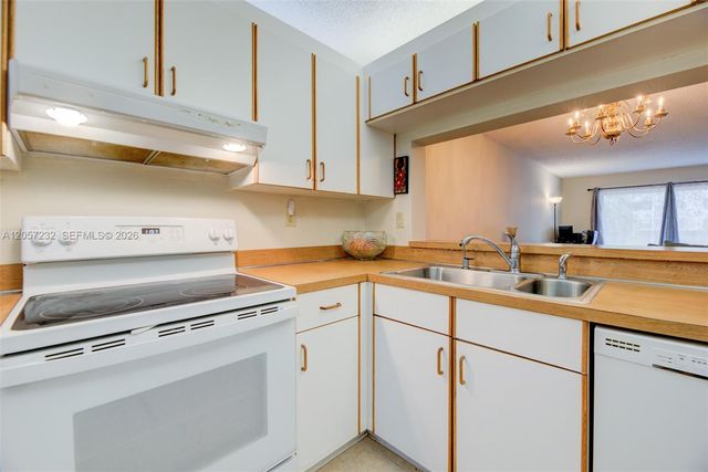 7120 S Devon Drive 110, Tamarac, FL 33321