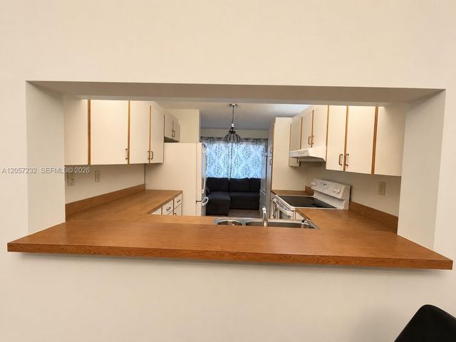7120 S Devon Drive 110, Tamarac, FL 33321