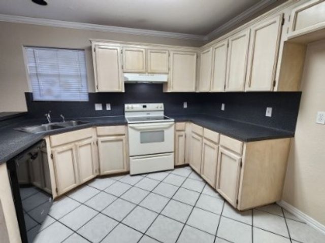 7933 Wolverine, Corpus Christi, TX 78414