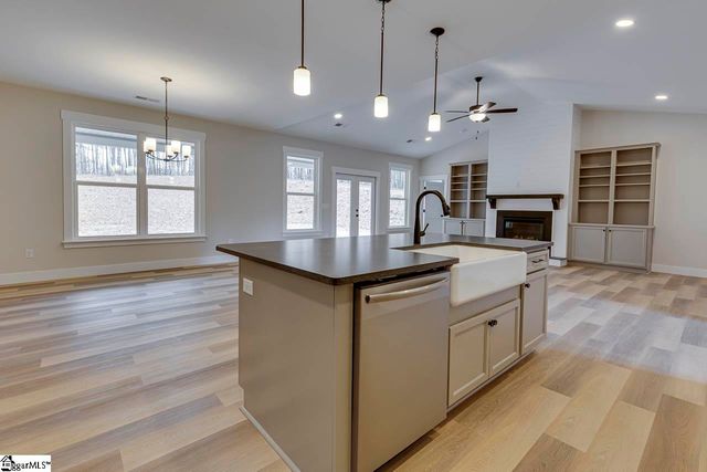 320 Jones Kelley Road, Travelers Rest, SC 29690