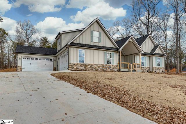 320 Jones Kelley Road, Travelers Rest, SC 29690