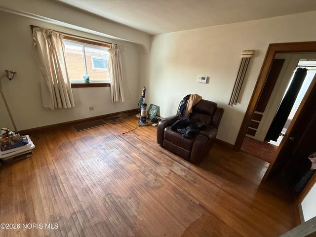 4352 Packard Road, Toledo, OH 43612