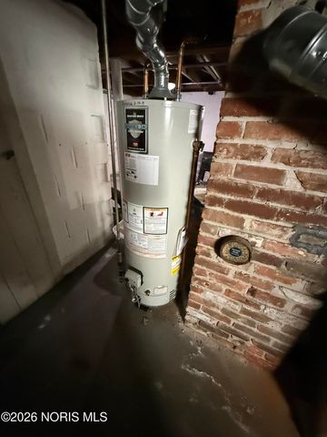 4352 Packard Road, Toledo, OH 43612