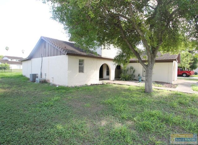 110 Morelos Ave., Rancho Viejo, TX 78575