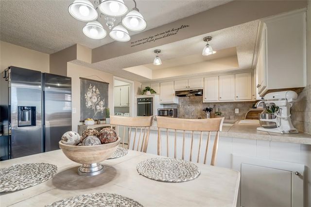 325 Choctaw Place, Yukon, OK 73099