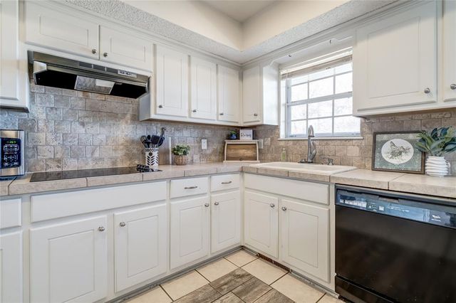 325 Choctaw Place, Yukon, OK 73099