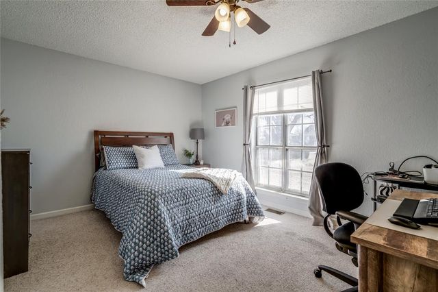 325 Choctaw Place, Yukon, OK 73099