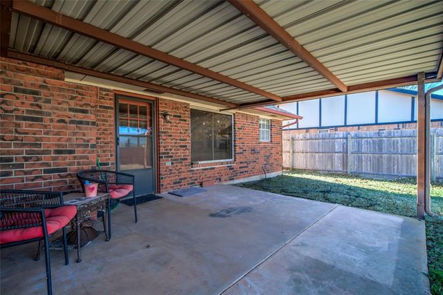 325 Choctaw Place, Yukon, OK 73099