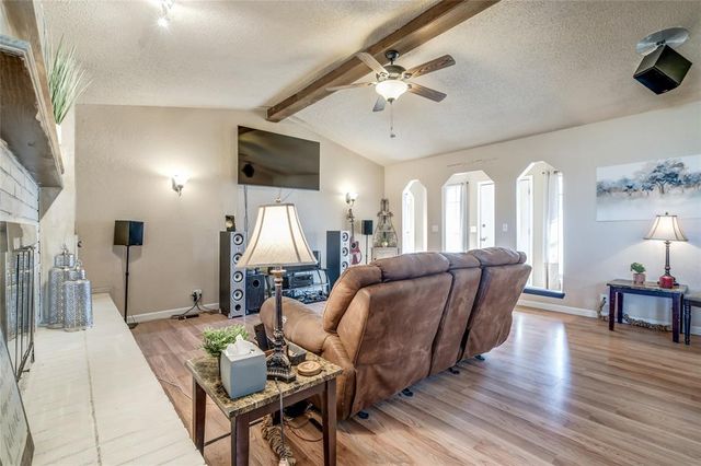 325 Choctaw Place, Yukon, OK 73099