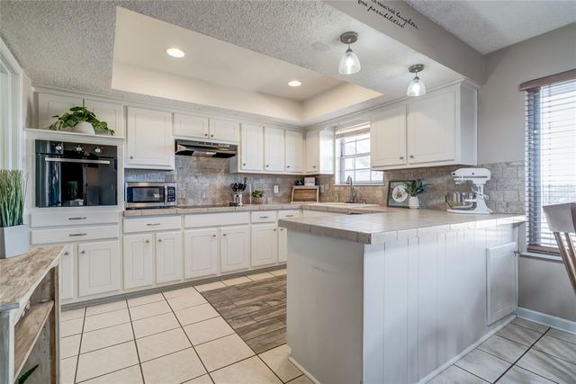 325 Choctaw Place, Yukon, OK 73099