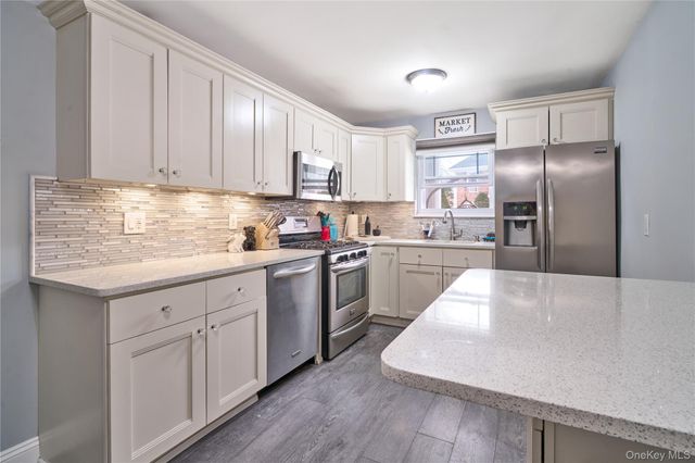 230 Fairharbor Drive 230, Patchogue, NY 11772