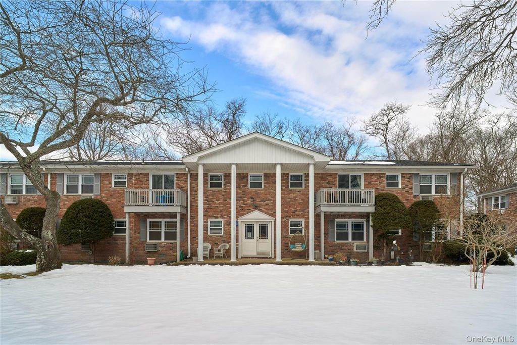 230 Fairharbor Drive 230, Patchogue, NY 11772