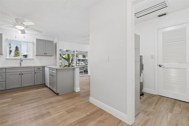 1218 SE 5TH AVENUE, Crystal River, FL 34429