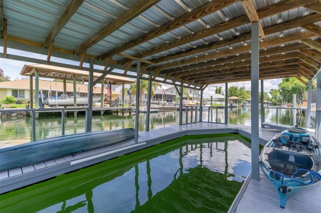 1218 SE 5TH AVENUE, Crystal River, FL 34429