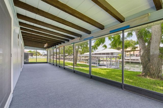 1218 SE 5TH AVENUE, Crystal River, FL 34429