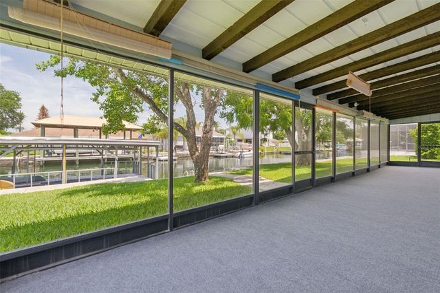 1218 SE 5TH AVENUE, Crystal River, FL 34429