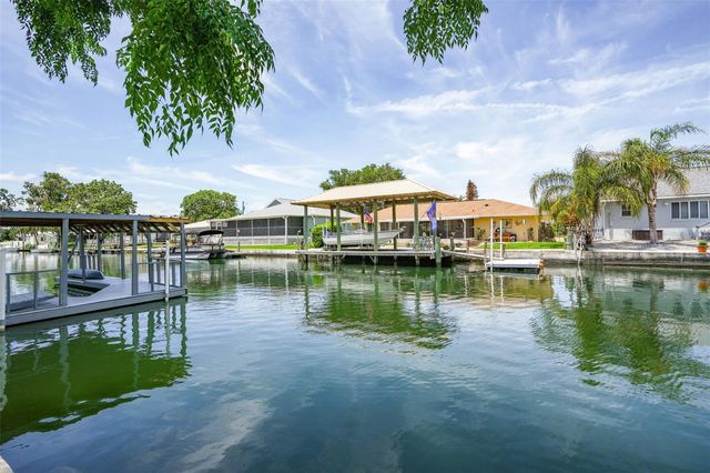1218 SE 5TH AVENUE, Crystal River, FL 34429