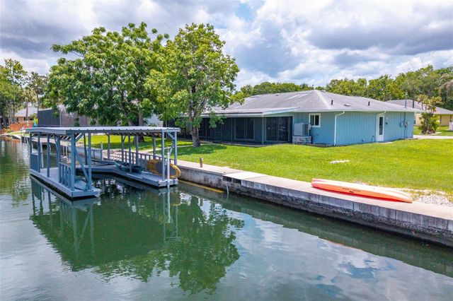 1218 SE 5TH AVENUE, Crystal River, FL 34429