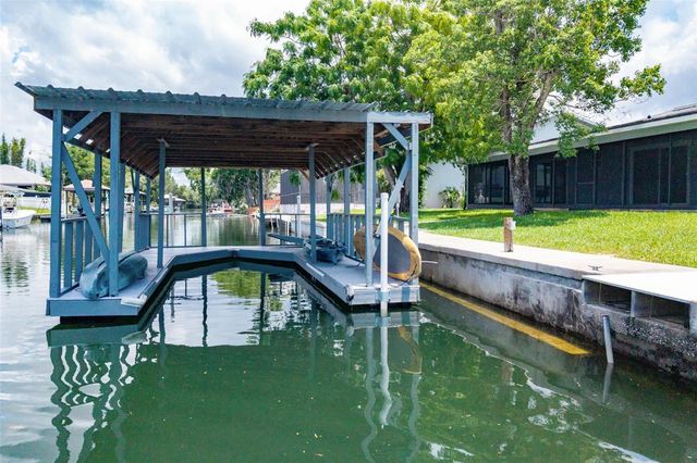 1218 SE 5TH AVENUE, Crystal River, FL 34429