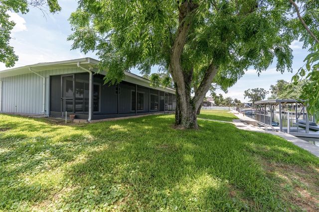 1218 SE 5TH AVENUE, Crystal River, FL 34429