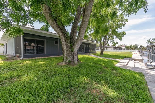 1218 SE 5TH AVENUE, Crystal River, FL 34429