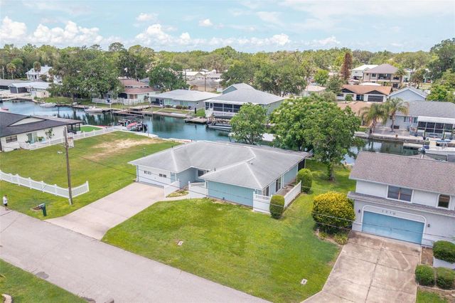 1218 SE 5TH AVENUE, Crystal River, FL 34429