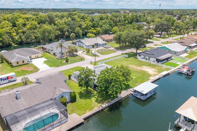 1218 SE 5TH AVENUE, Crystal River, FL 34429