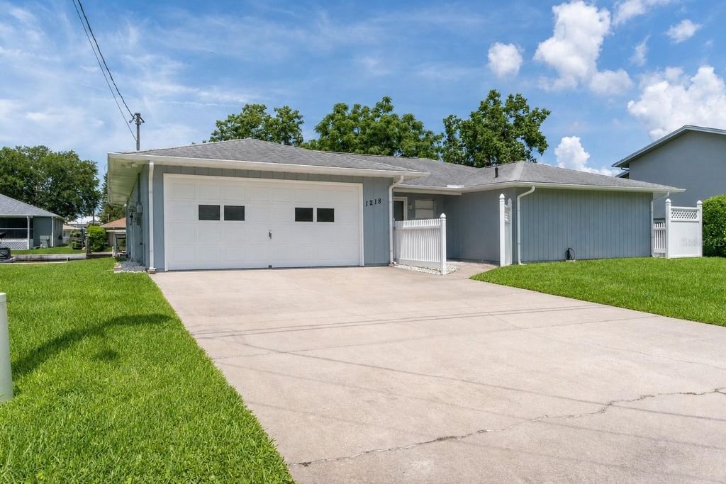 1218 SE 5TH AVENUE, Crystal River, FL 34429