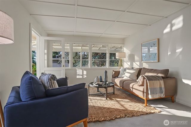 8011 SE 57th Street, Mercer Island, WA 98040