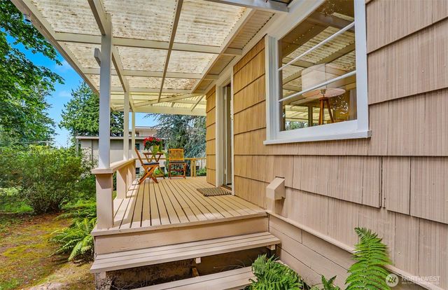 8011 SE 57th Street, Mercer Island, WA 98040