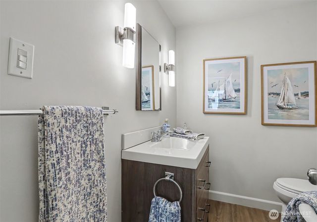 8011 SE 57th Street, Mercer Island, WA 98040
