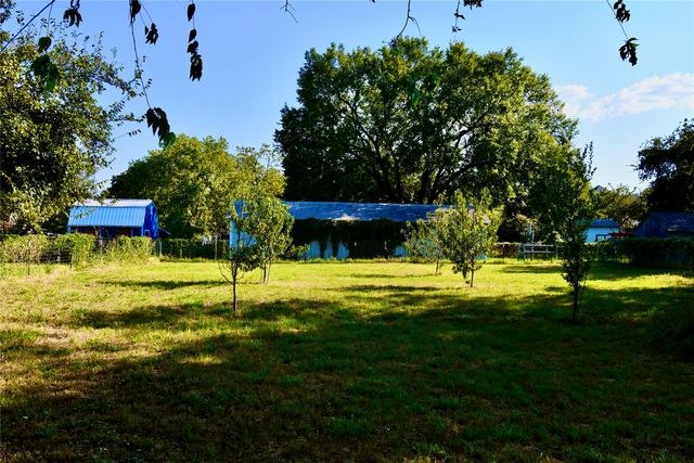 517 W Water Street, Weatherford, TX 76086