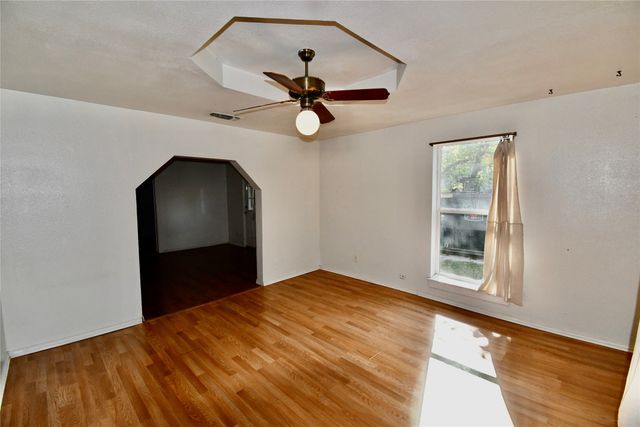 517 W Water Street, Weatherford, TX 76086