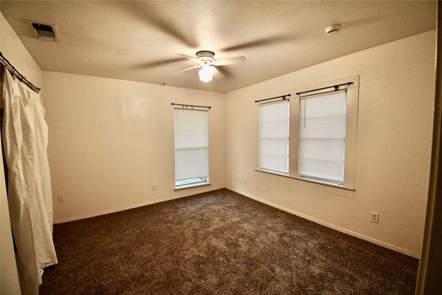 517 W Water Street, Weatherford, TX 76086