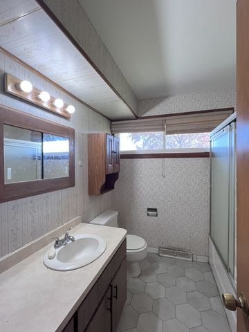 7824 W 80th Street, Bridgeview, IL 60455