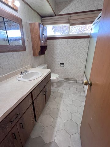 7824 W 80th Street, Bridgeview, IL 60455