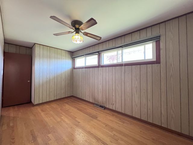 7824 W 80th Street, Bridgeview, IL 60455