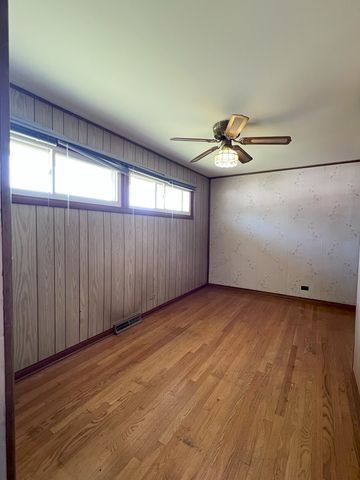 7824 W 80th Street, Bridgeview, IL 60455