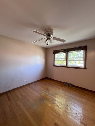 7824 W 80th Street, Bridgeview, IL 60455