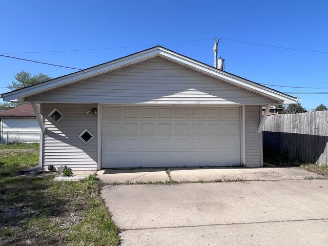 7824 W 80th Street, Bridgeview, IL 60455