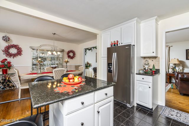 3016 Williamsburg Drive, Guilderland, NY 12303