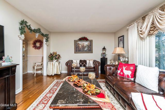 3016 Williamsburg Drive, Guilderland, NY 12303