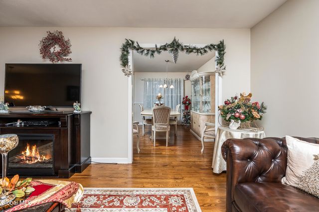 3016 Williamsburg Drive, Guilderland, NY 12303