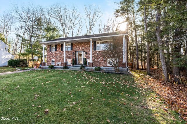 3016 Williamsburg Drive, Guilderland, NY 12303