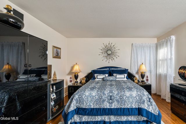 3016 Williamsburg Drive, Guilderland, NY 12303