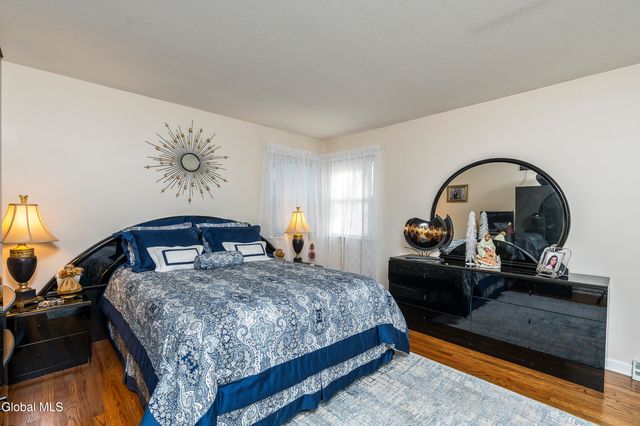 3016 Williamsburg Drive, Guilderland, NY 12303