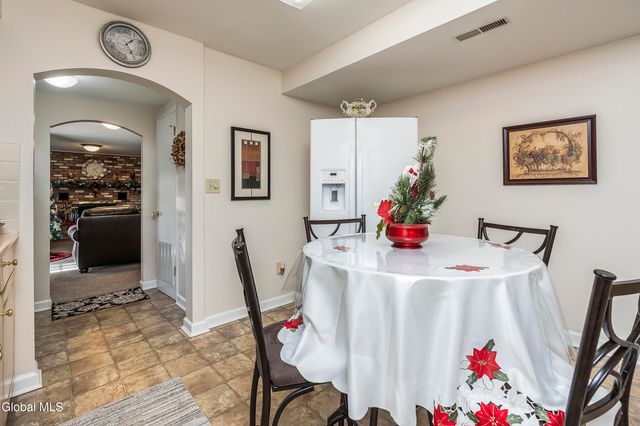 3016 Williamsburg Drive, Guilderland, NY 12303