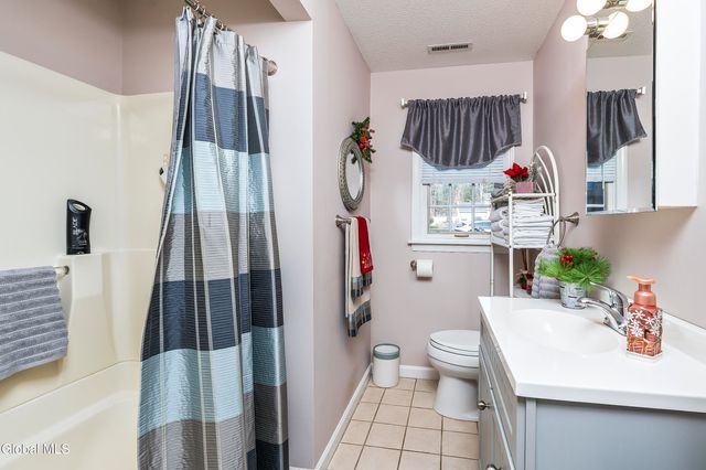 3016 Williamsburg Drive, Guilderland, NY 12303